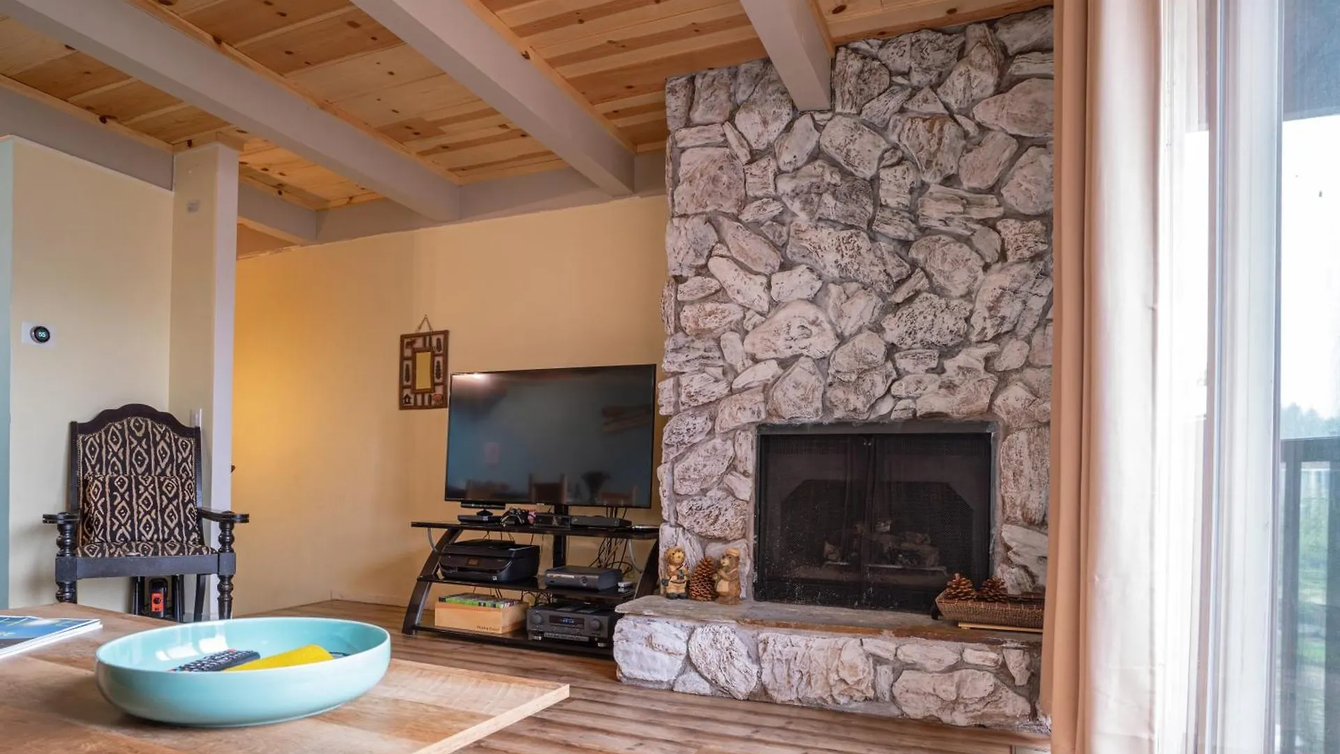Tahoe Waterfront Condo With Boat Dock 사우스 레이크 타호