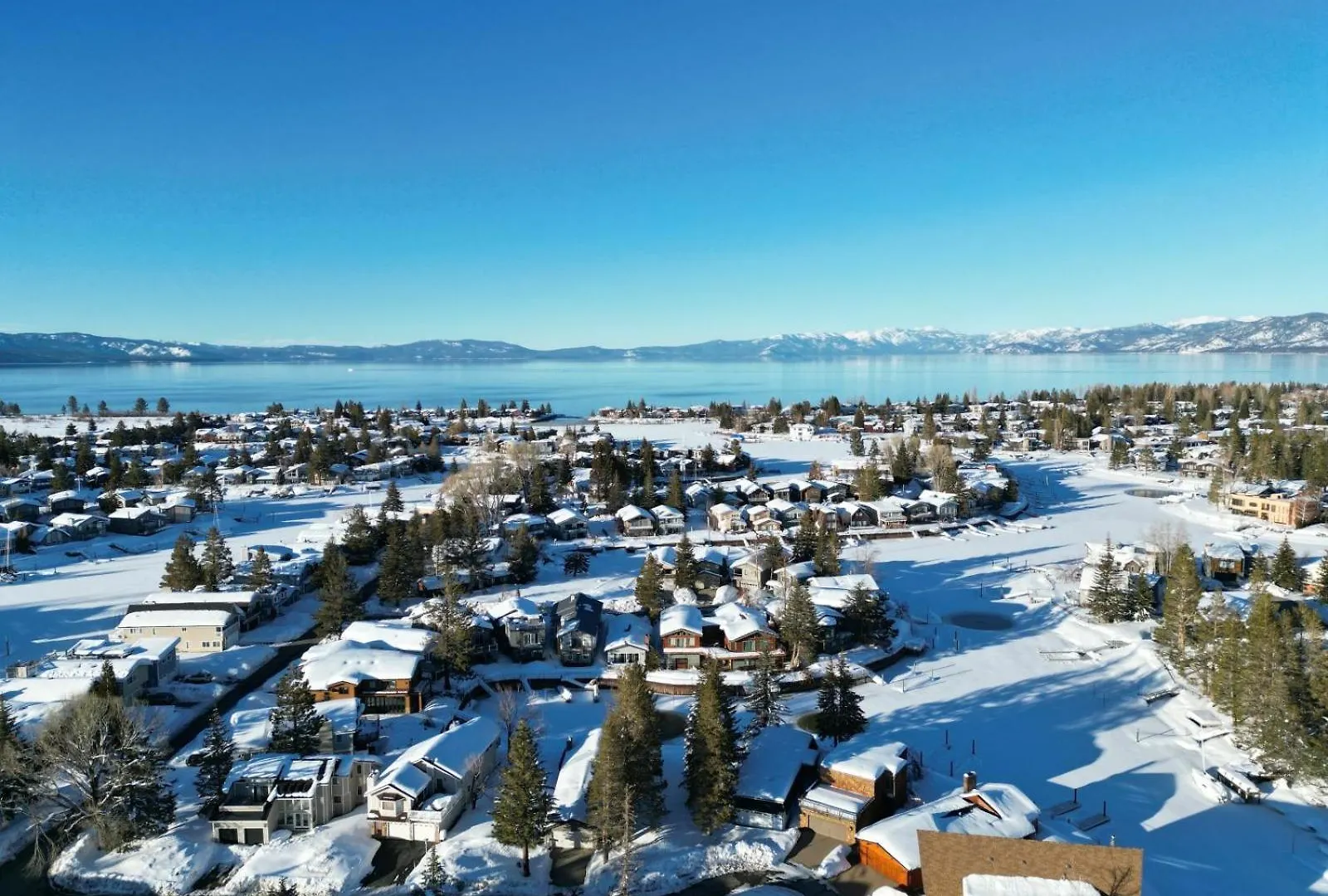 Tahoe Waterfront Condo With Boat Dock 사우스 레이크 타호